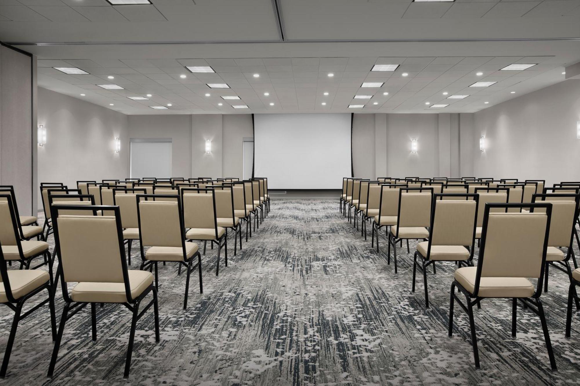 Hilton Garden Denver Hotel 3*