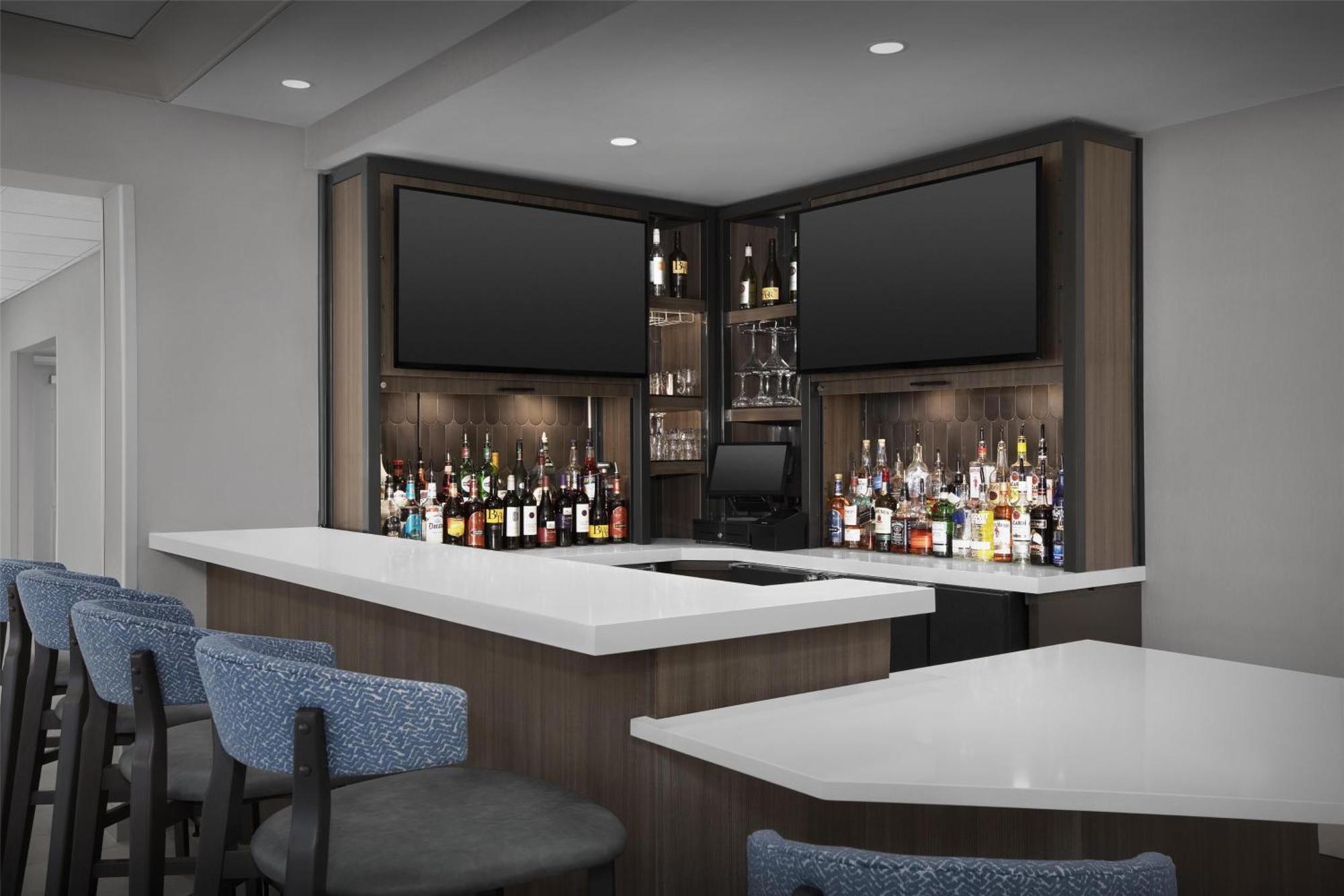 Hilton Garden Denver 3*